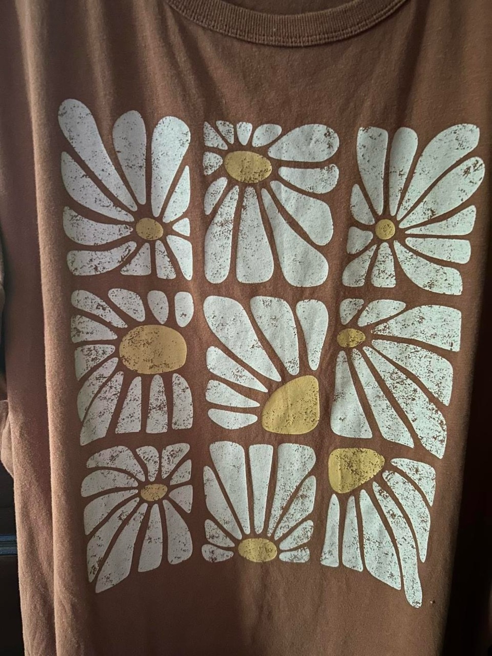 Maurice’s Brown Daisy Graphic Tee - Women's Casual Top - Picture 2 of 3